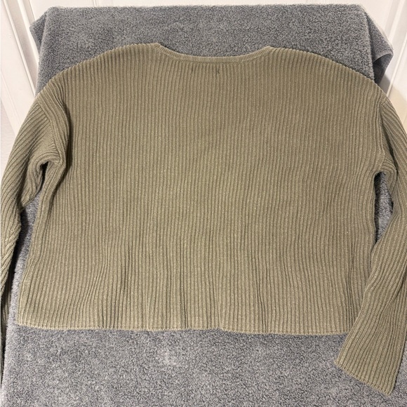 Kendall &  Kylie Olive Green Ribbed Sweater- M - Picture 2 of 4